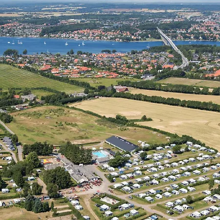 Pa Tasinge, Naer Σαλέ Svendborg